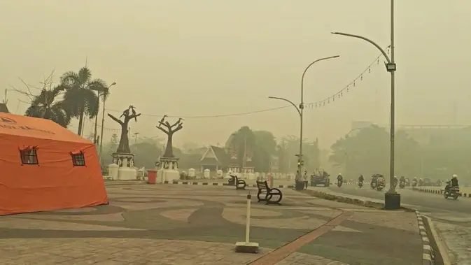 Kabut Asap Tebal Menyelimuti Palangka Raya, Aktivitas Warga Terganggu