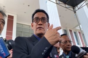 Refly Harun Prediksi MK Kabulkan Gugatan Ijazah Gibran, Putusan Diperkirakan Besok